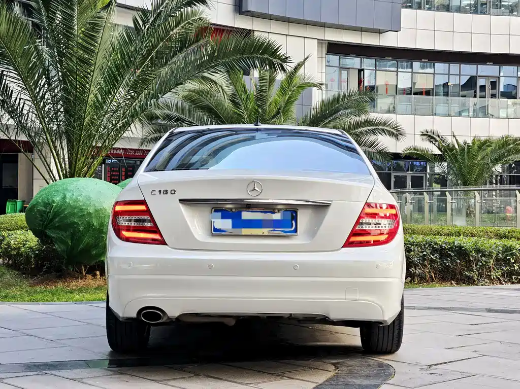 Mercedes-Benz C-Class — миниатюра 8