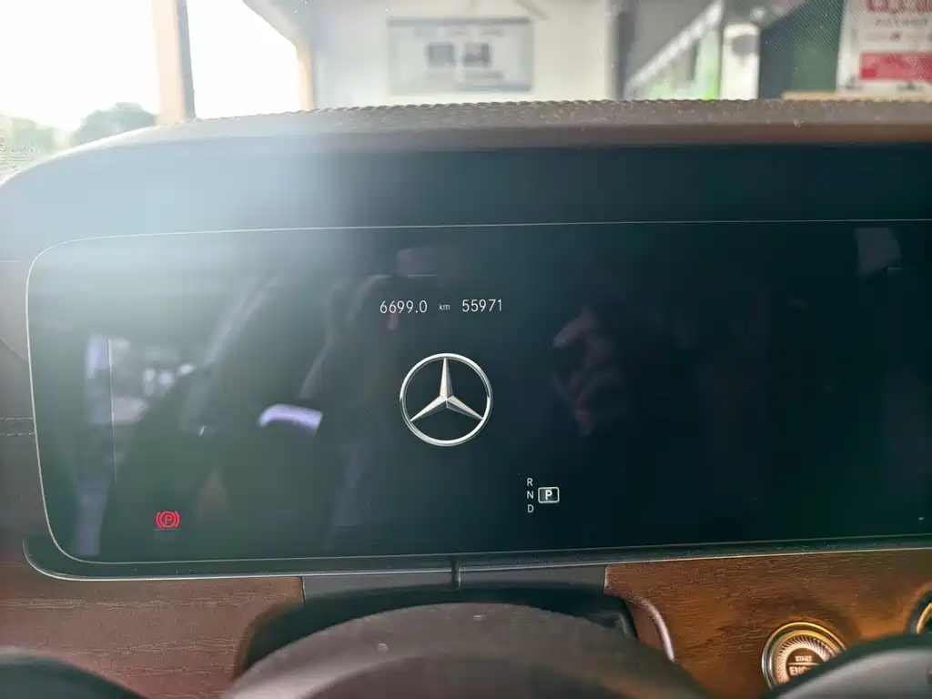 Mercedes-Benz E-Class — миниатюра 10