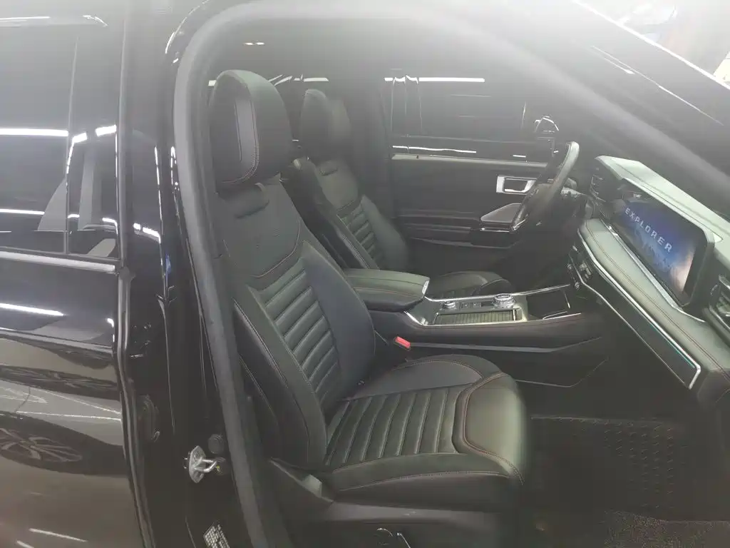 Ford Explorer — миниатюра 5