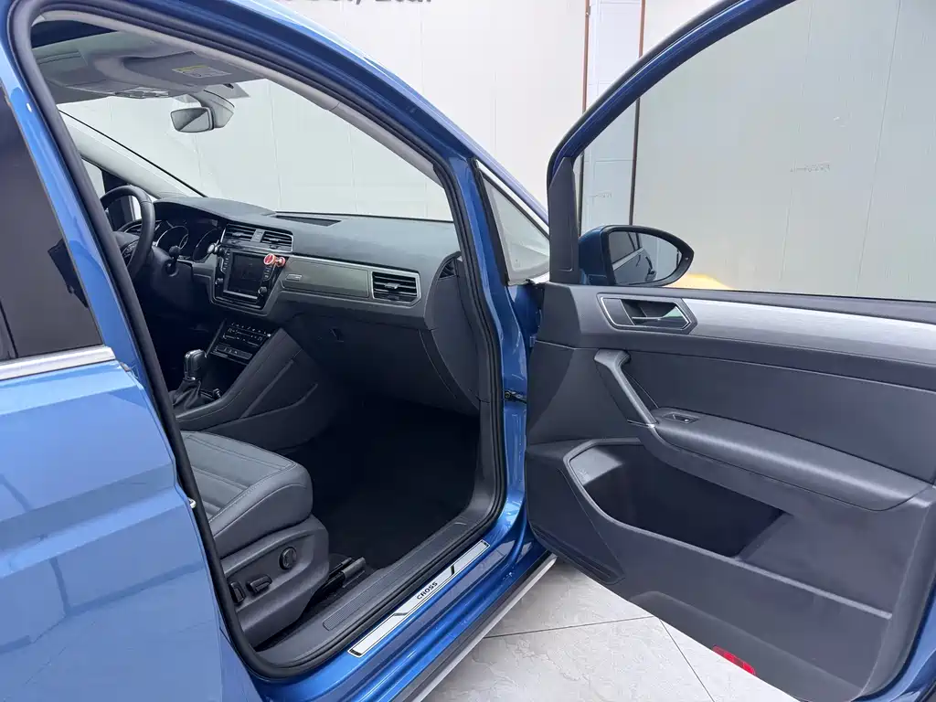 Volkswagen Touran Touran L 280TSI DSG Cross Edition 7 seats, фото 22