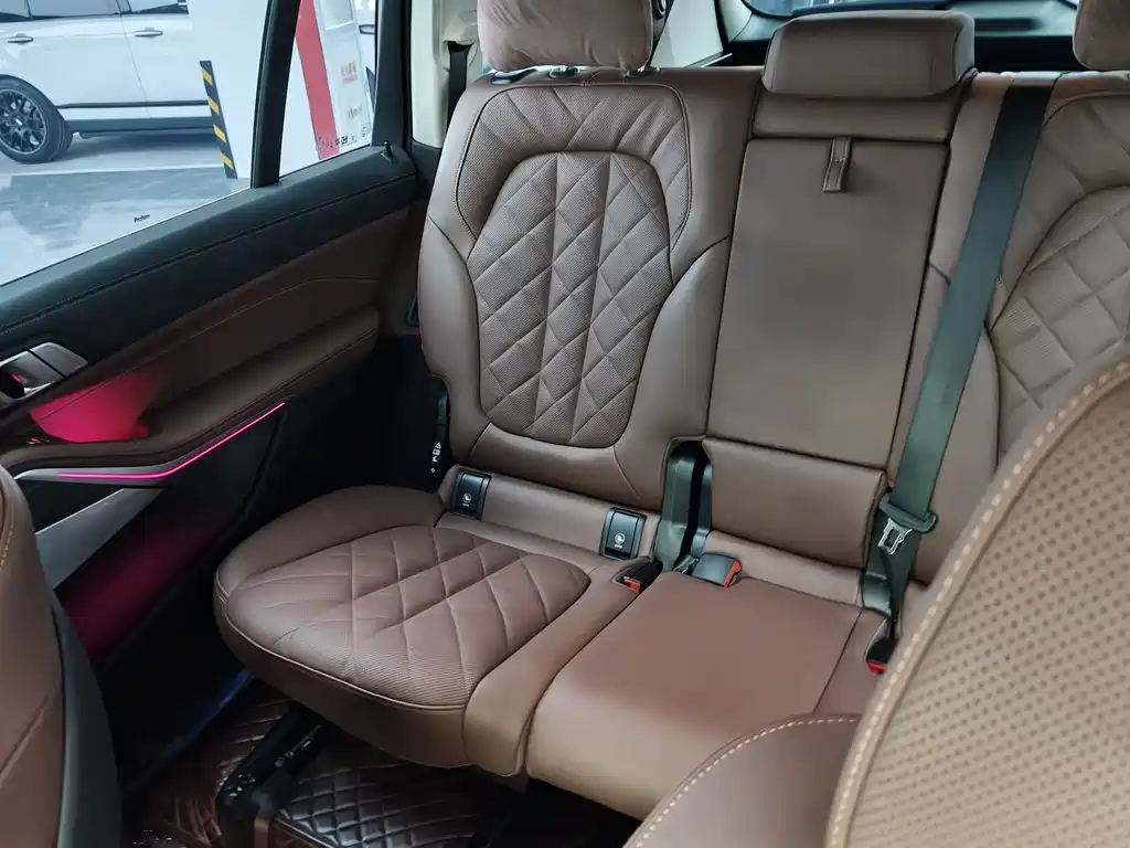 BMW X7 — миниатюра 16
