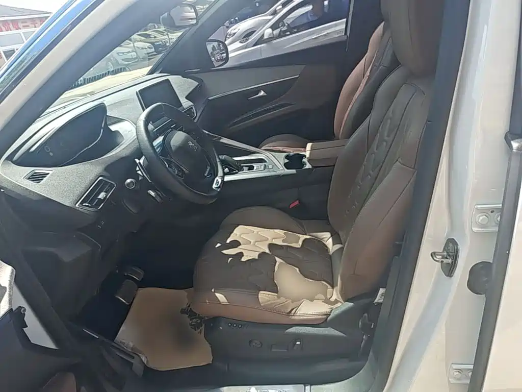 Peugeot 5008 — миниатюра 15