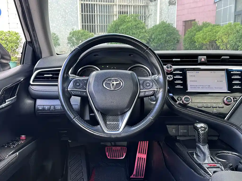Toyota Camry — миниатюра 6