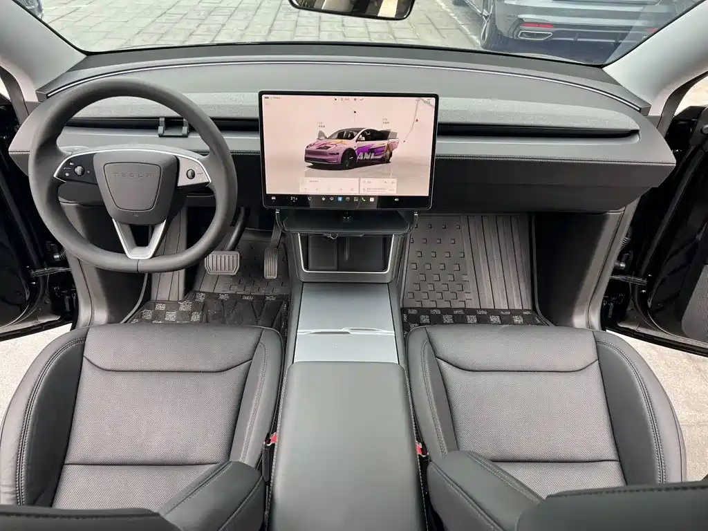 Tesla Model Y — миниатюра 6