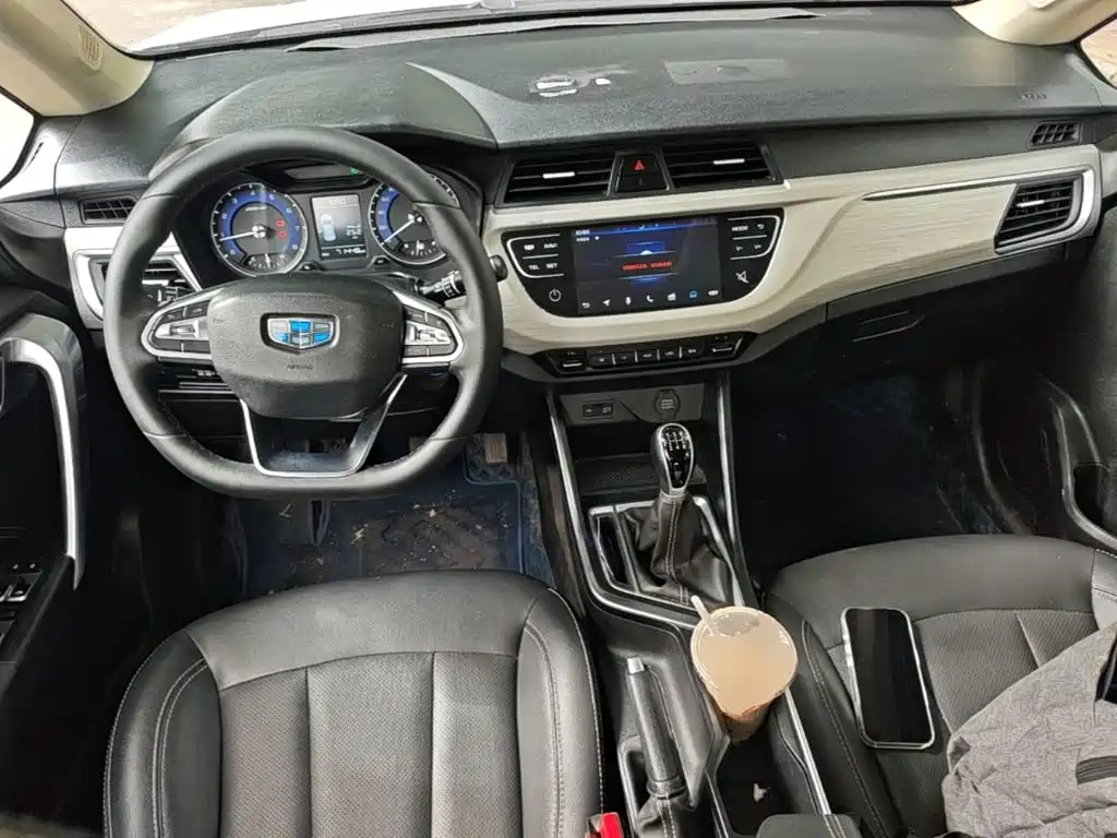 Geely Vision X3 — миниатюра 10