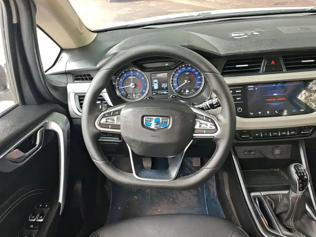 Geely Vision X3 — миниатюра 11