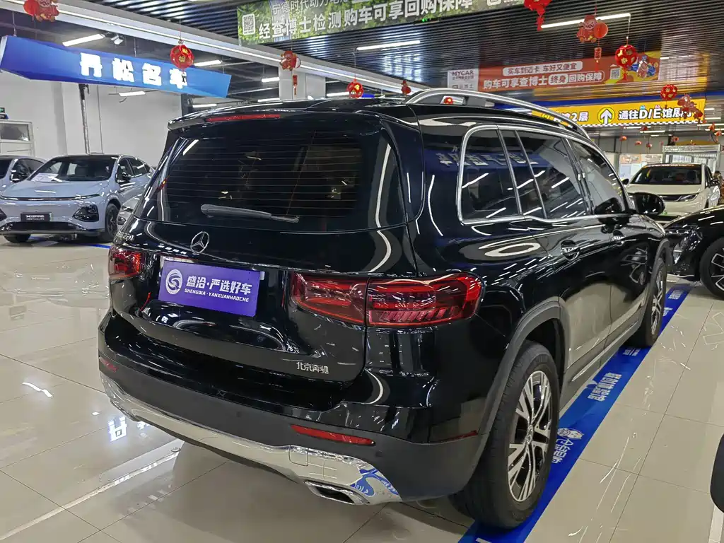 Mercedes-Benz GLB — миниатюра 18