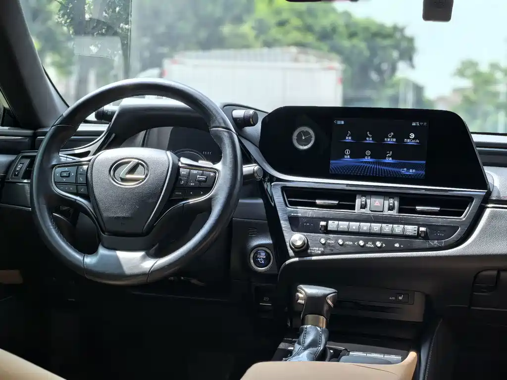 Lexus ES — миниатюра 10