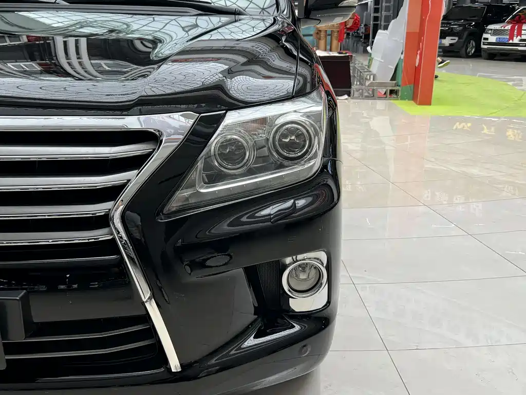Lexus LX 2009 570