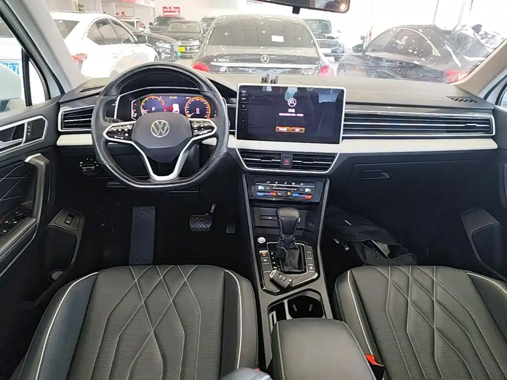 Volkswagen Tiguan L L 2023 300TSI AT Smart