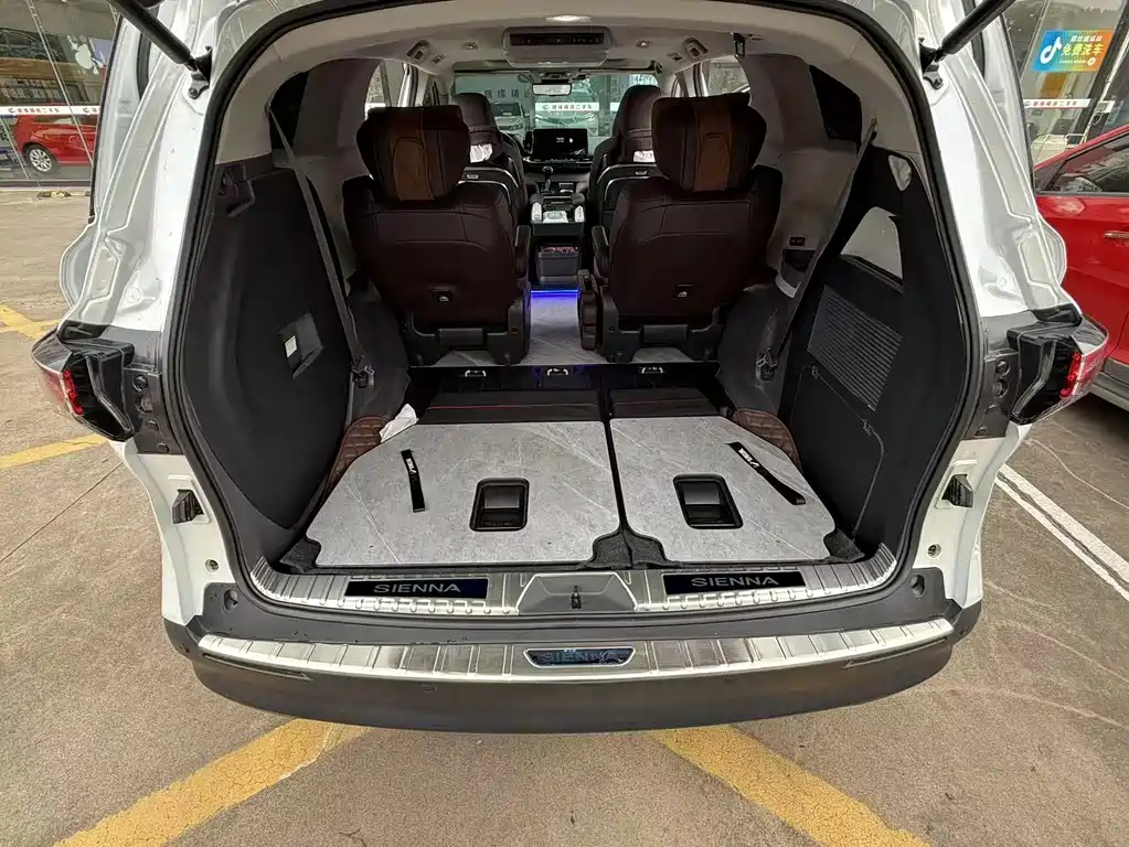 Toyota Sienna — миниатюра 15