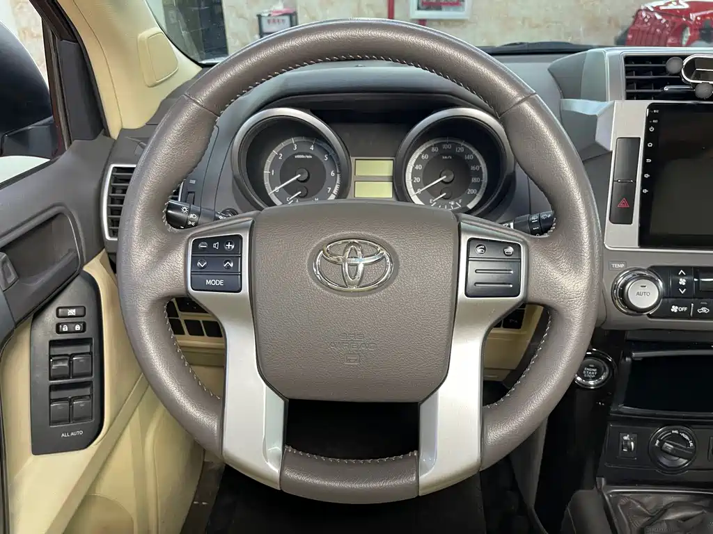 Toyota Prado — миниатюра 9
