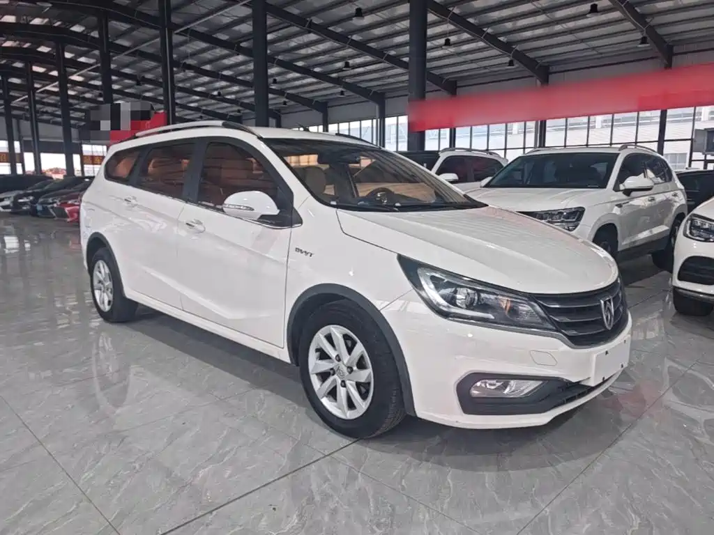 Baojun 310W — миниатюра 4