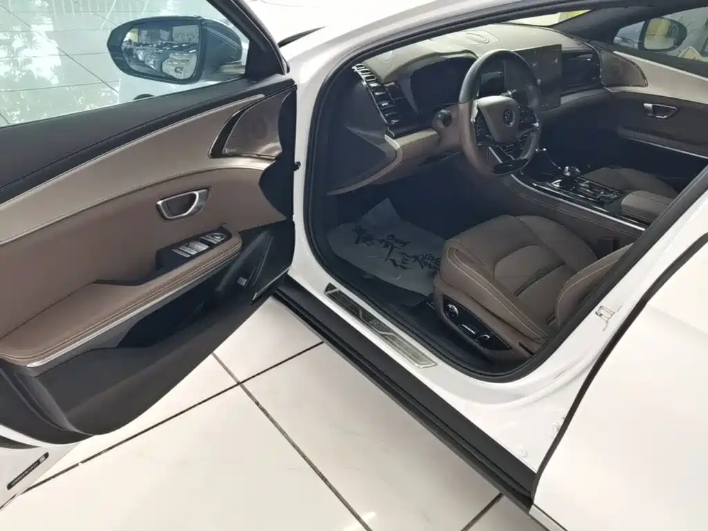 BYD Han — миниатюра 16