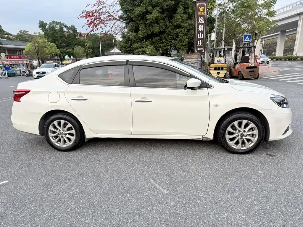 Nissan Sylphy Classic 1.6XE CVT Comfort Edition, фото 4