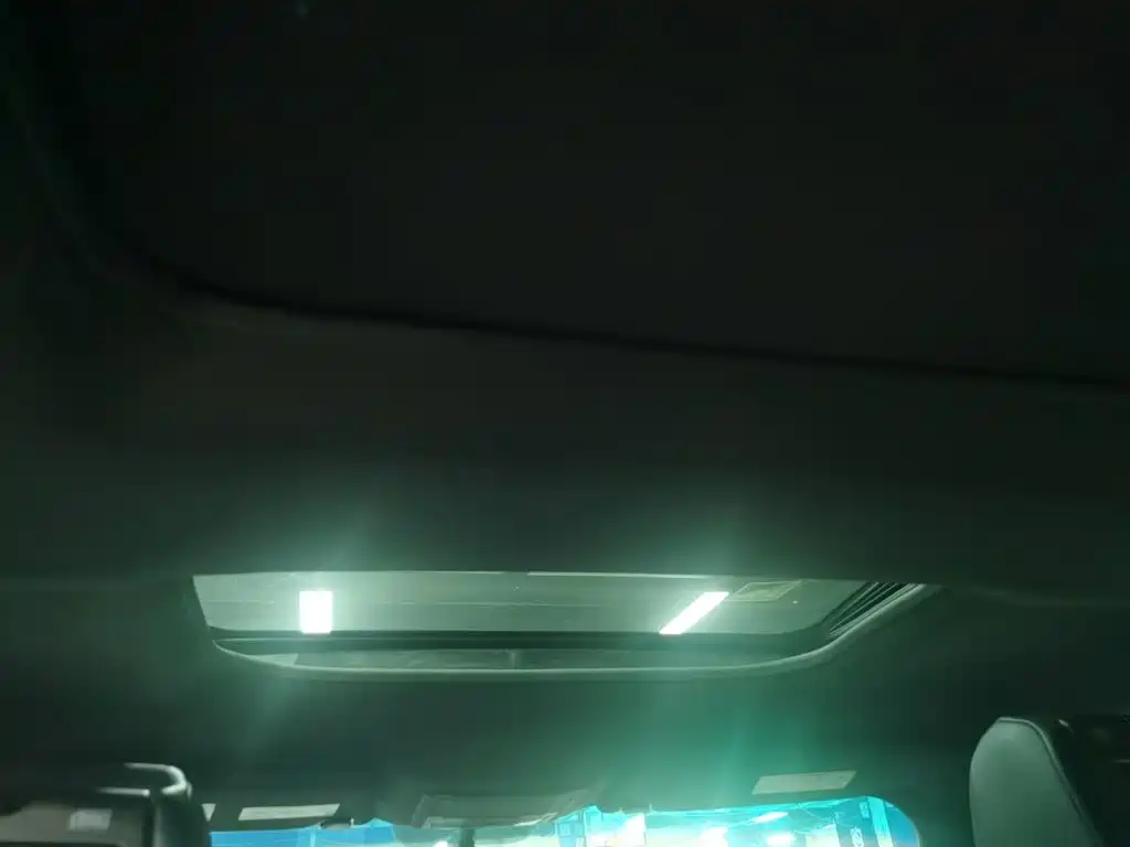 Ford Explorer (Import) — миниатюра 13