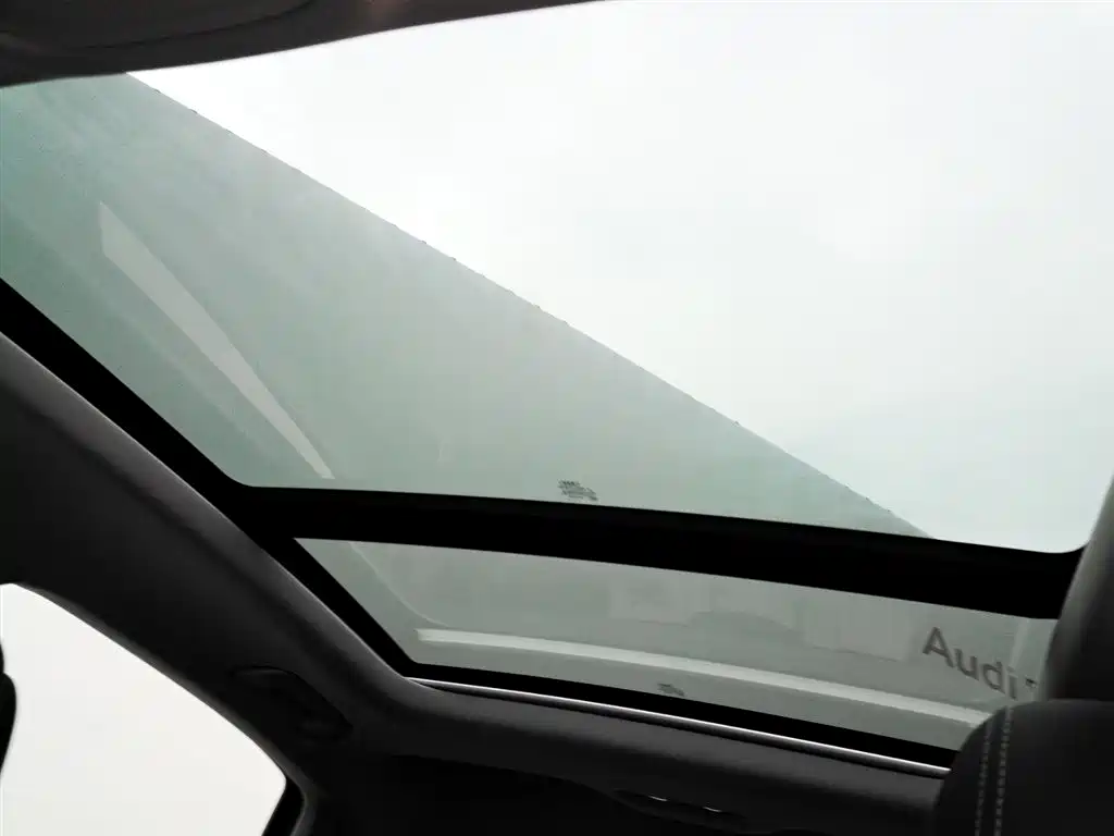Audi A4L 2024 Белый из Китая