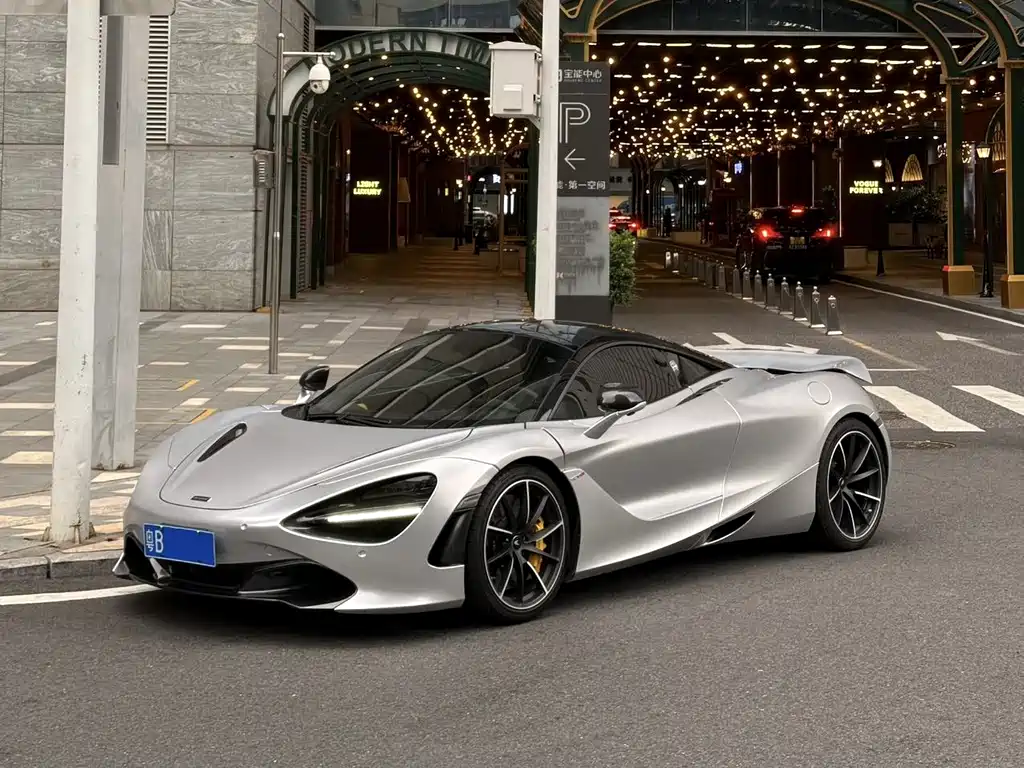 MCLAREN 720S