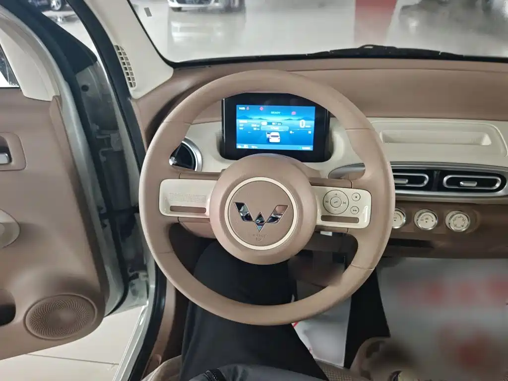Wuling MINIEV — миниатюра 4