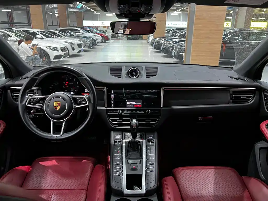 Porsche Macan — миниатюра 12
