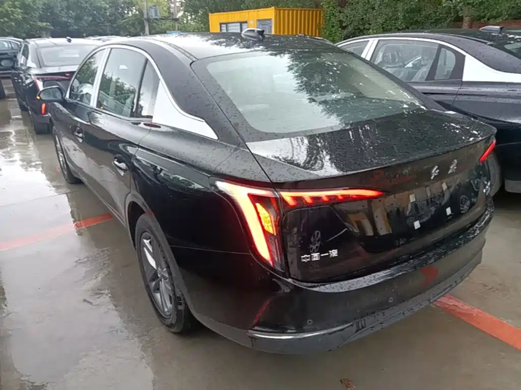 Hongqi E-QM5 2025 610km PLUS