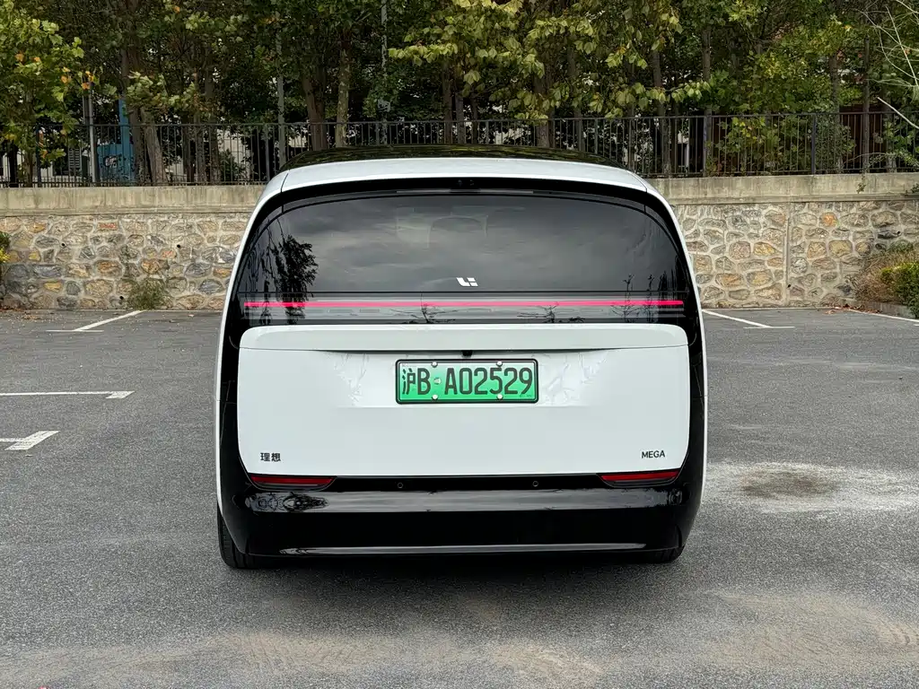 Li Auto Li MEGA — миниатюра 10