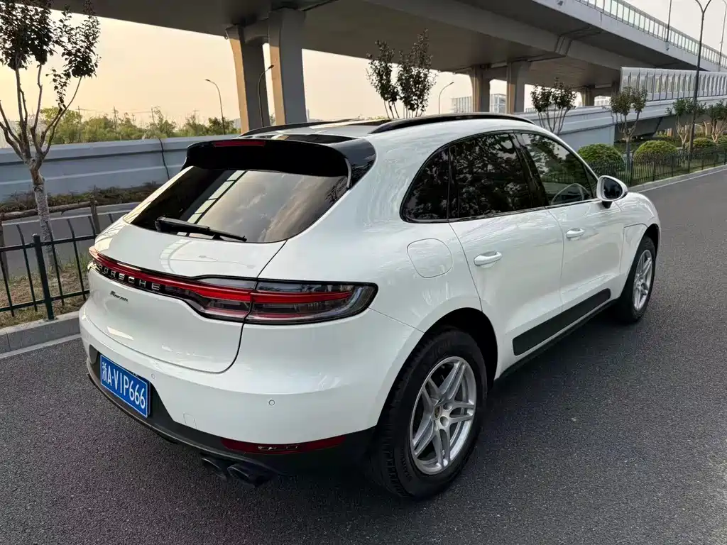 Porsche Macan — миниатюра 6
