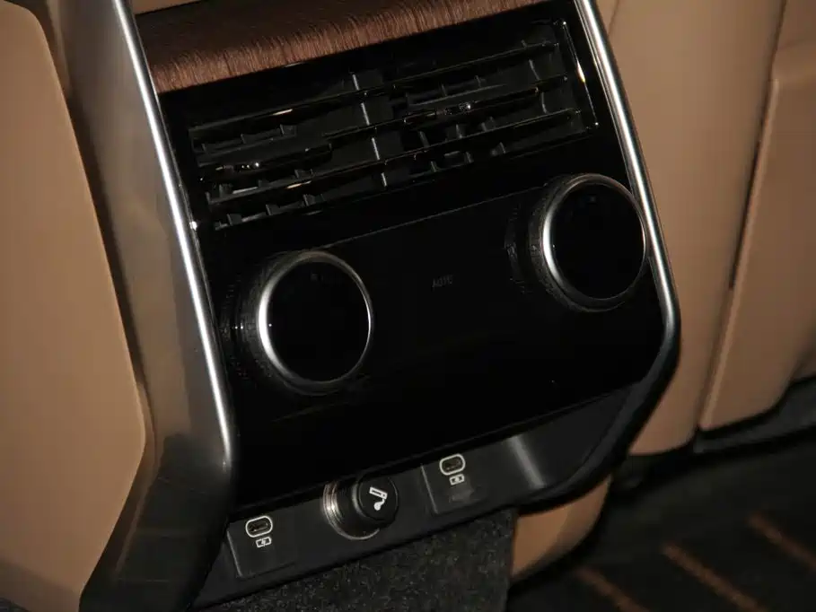 Land Rover Range Rover — миниатюра 22
