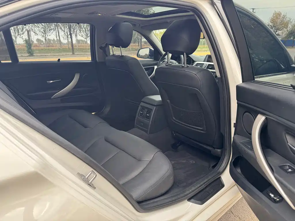 BMW 3 Series — миниатюра 11