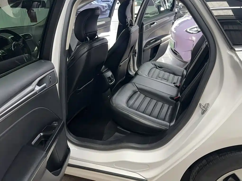 Ford Mondeo — миниатюра 15
