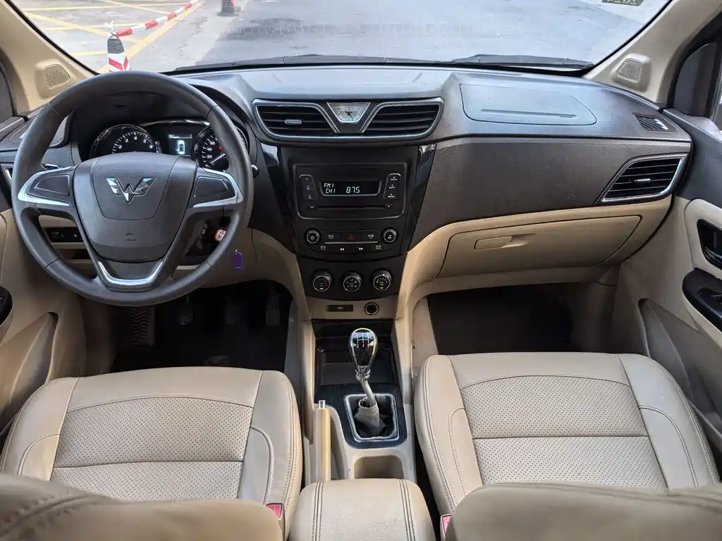 Wuling Hongguang — миниатюра 10