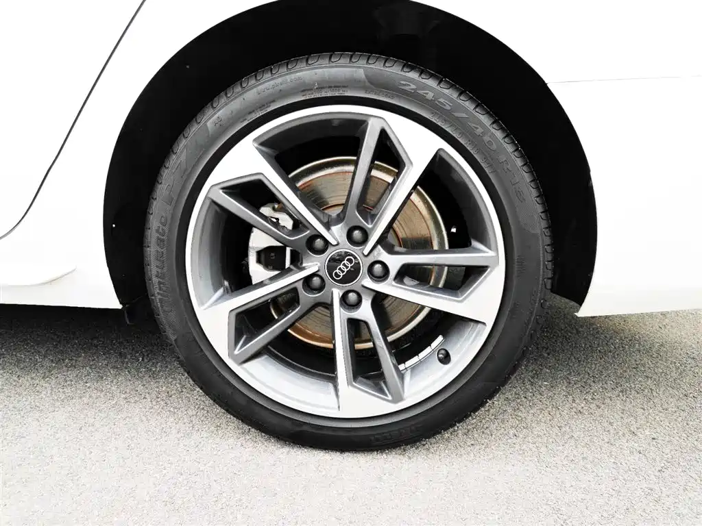 Audi A4L 2024 Белый из Китая, фото 2