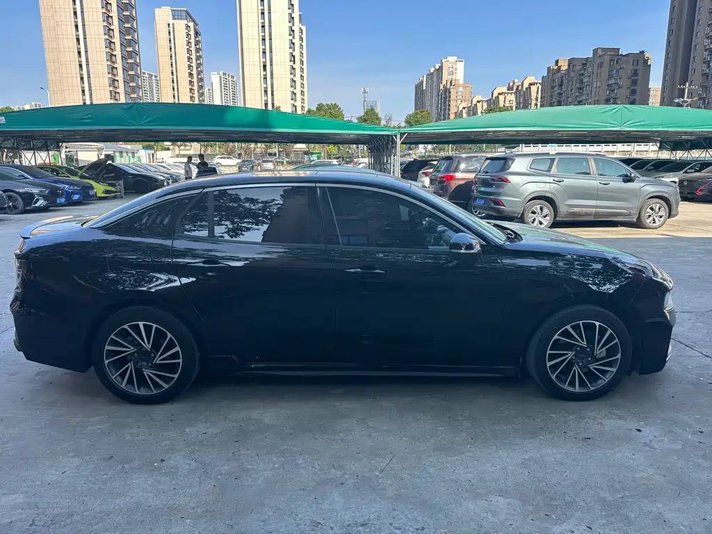 Lynk & Co 03 — миниатюра 4
