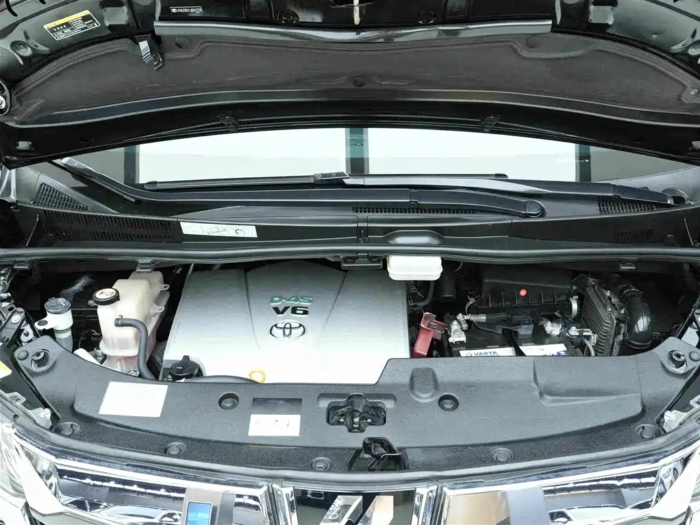 Toyota Alphard — миниатюра 22