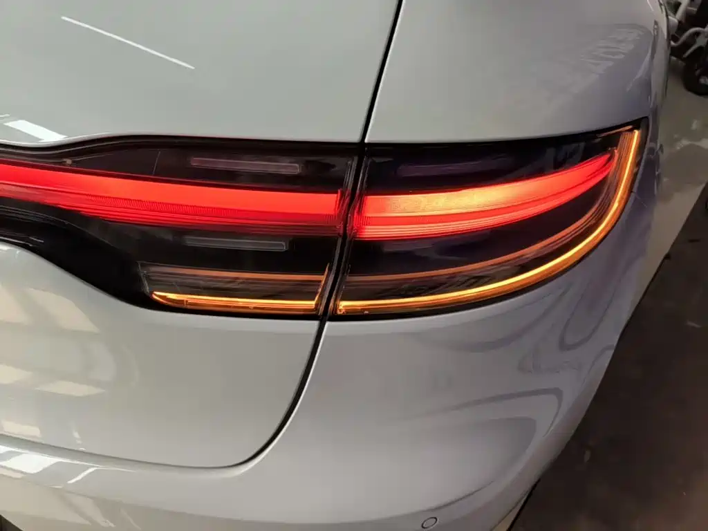 Porsche Macan — миниатюра 8