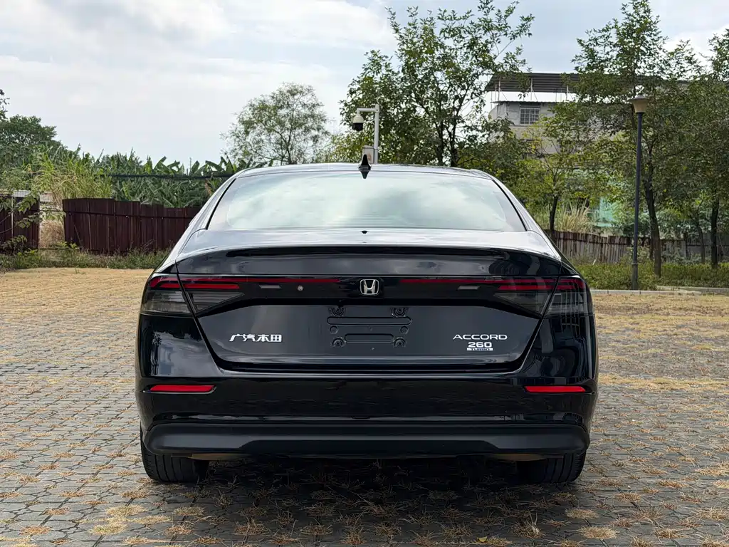 Honda Accord — миниатюра 5