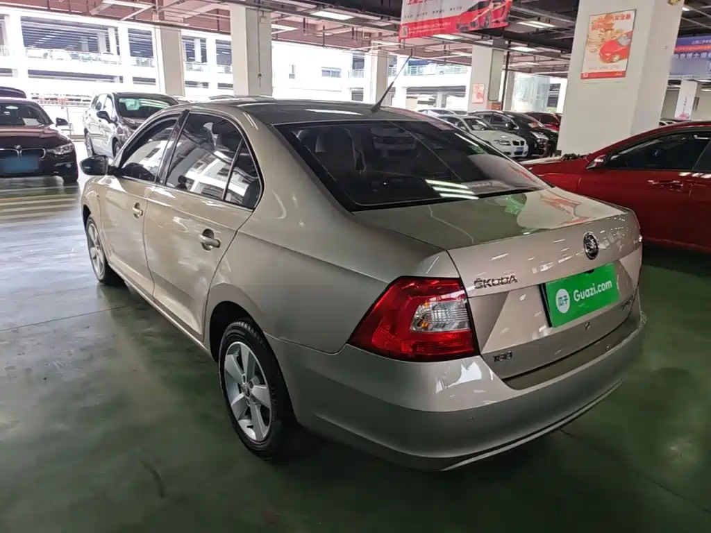 Skoda Rapid — миниатюра 5