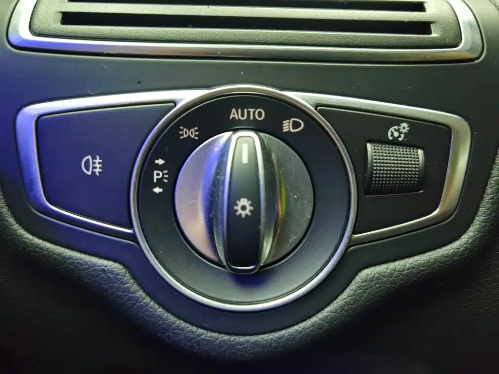 Mercedes-Benz C-Class — миниатюра 21
