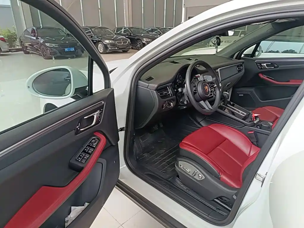 Porsche Macan — миниатюра 16