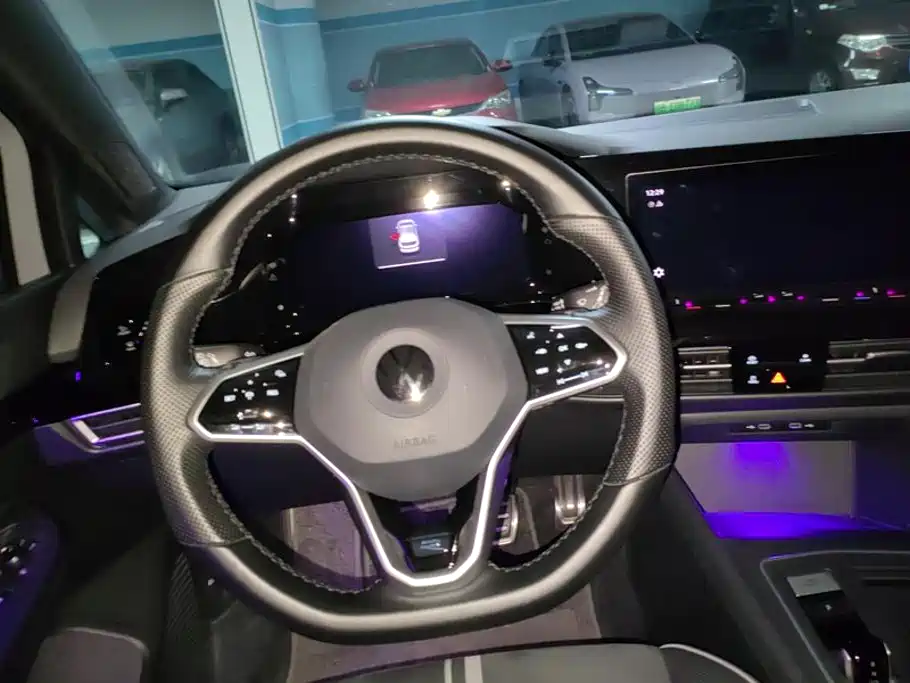 Volkswagen Golf — миниатюра 15