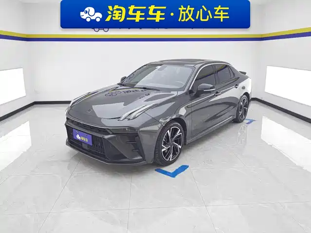 Lynk & Co 03