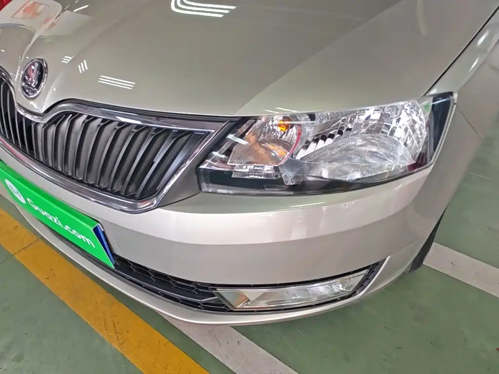 Skoda Rapid — миниатюра 24