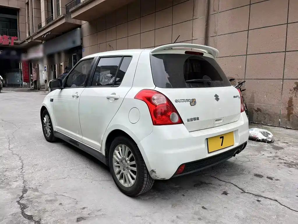 Suzuki Swift — миниатюра 5