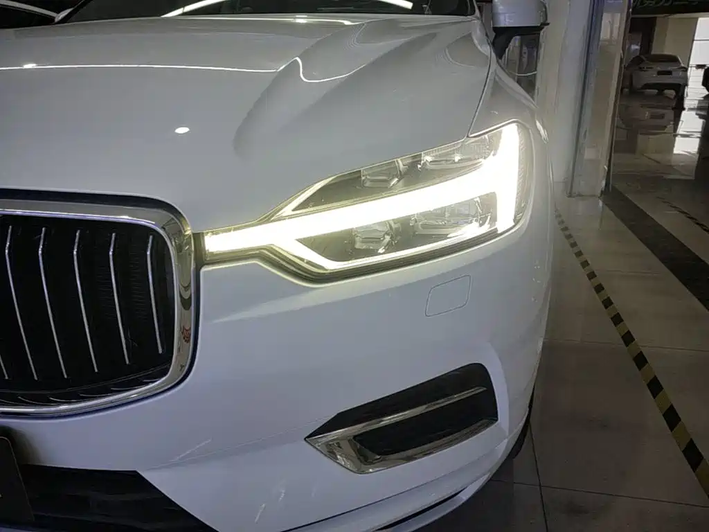 Volvo XC60 PHEV — миниатюра 24