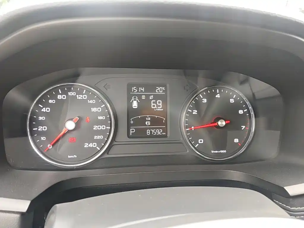 Roewe i6 Classic — миниатюра 12