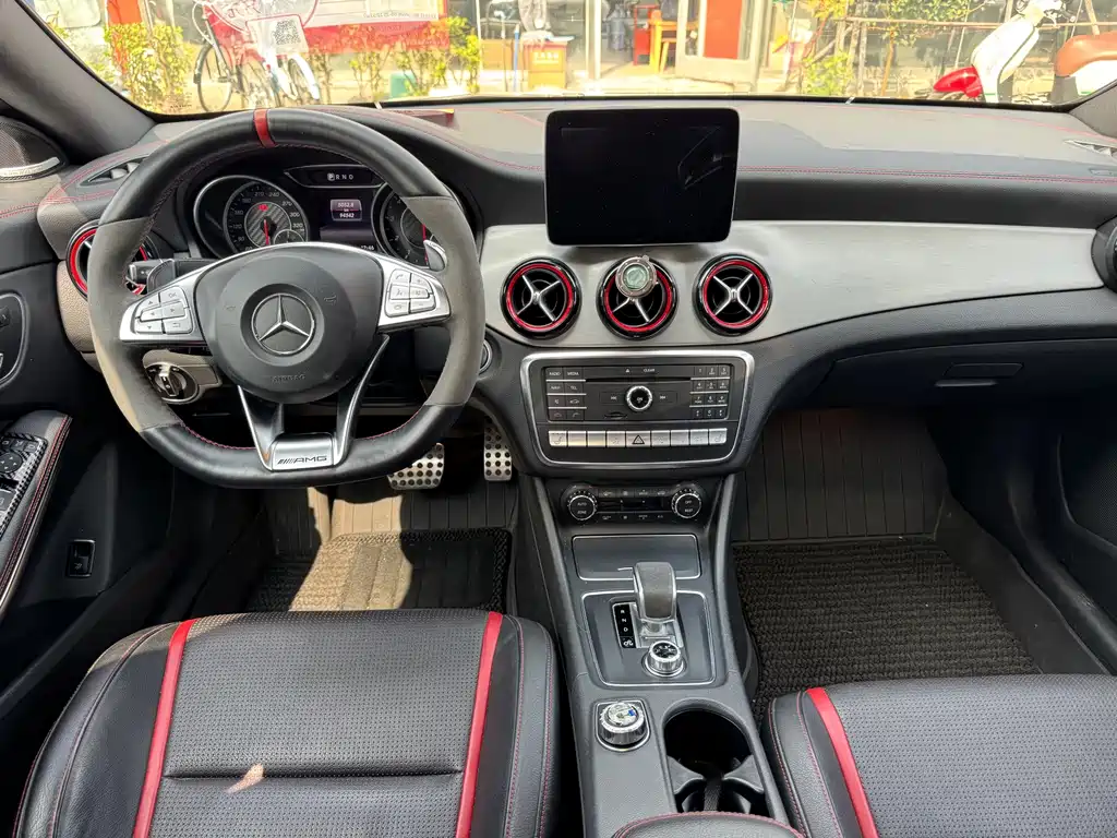 Mercedes-Benz CLA AMG — миниатюра 12