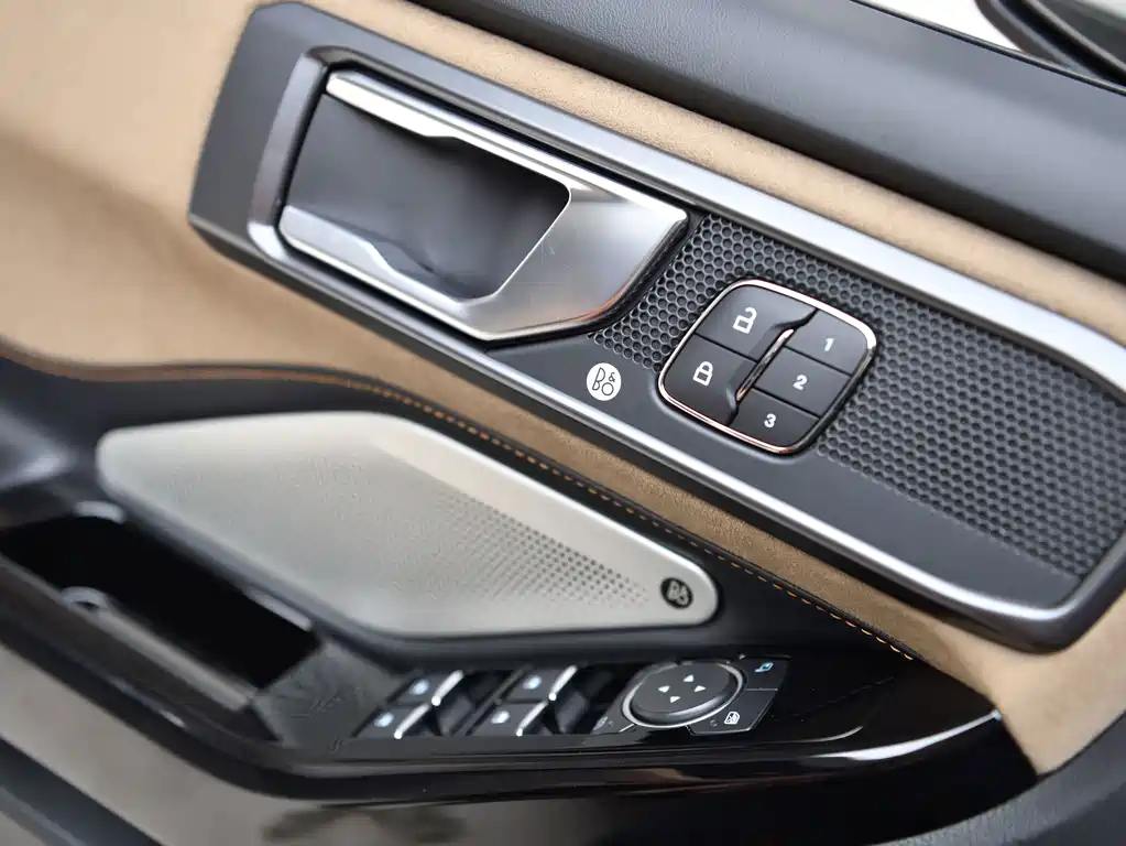 Ford Explorer — миниатюра 16