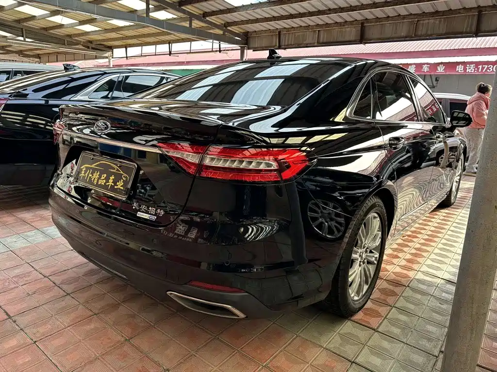 Ford Taurus — миниатюра 4
