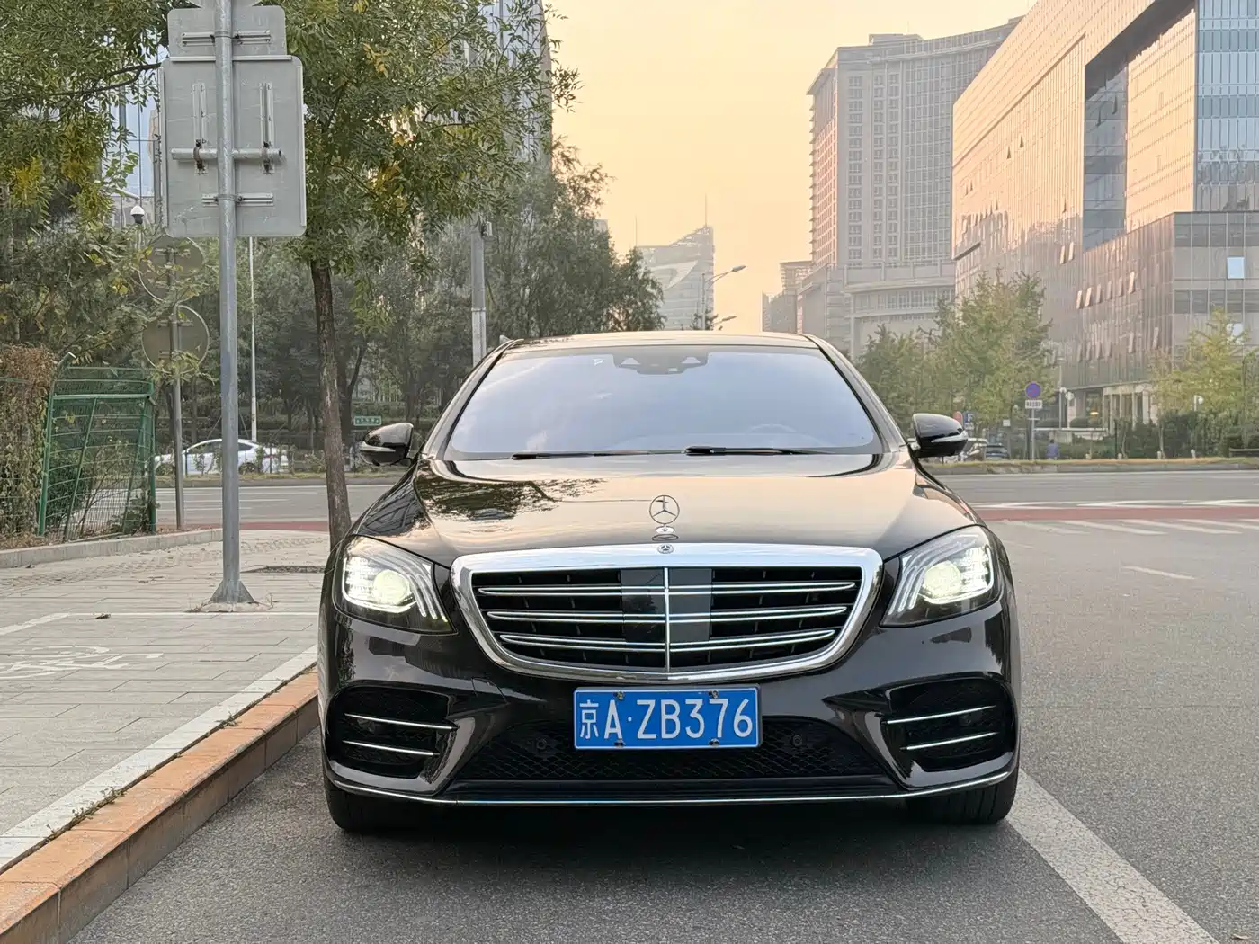 Mercedes-Benz S-Class