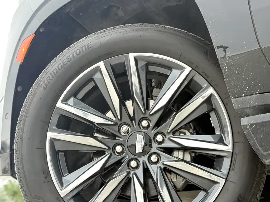 Cadillac Escalade — миниатюра 14